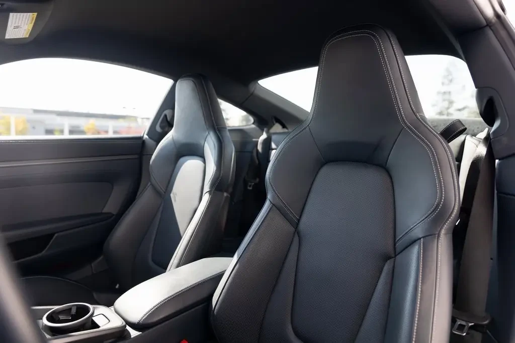 2025 Porsche 992 Carrera - Image 5 of 10