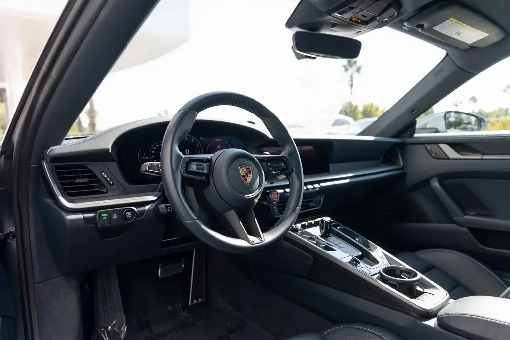 2025 Porsche 992 Carrera - Image 4 of 10
