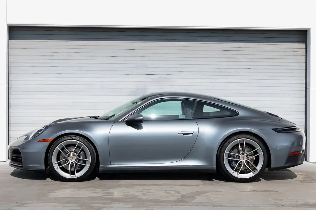 2025 Porsche 992 Carrera - Image 2 of 10