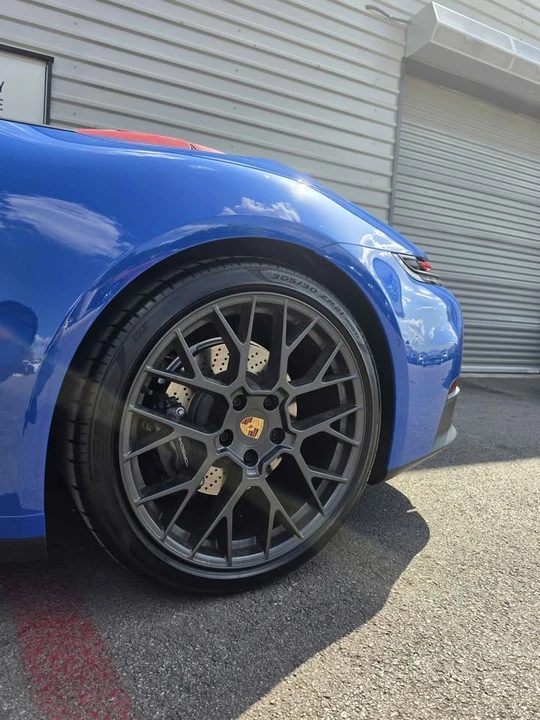2025 Porsche 992 Carrera - Image 4 of 16