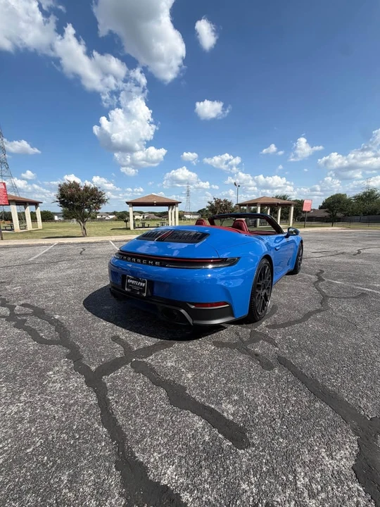 2025 Porsche 992 Carrera - Image 7 of 10