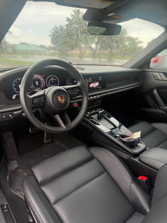 2025 Porsche 992 Carrera - Image 5 of 8
