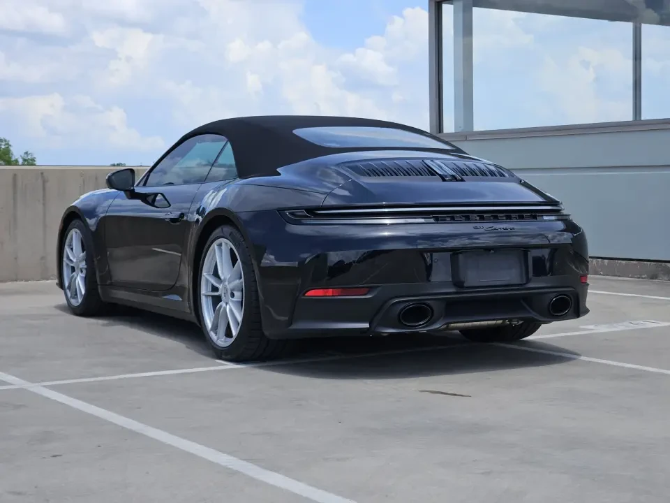2025 Porsche 992 Carrera - Image 23 of 31