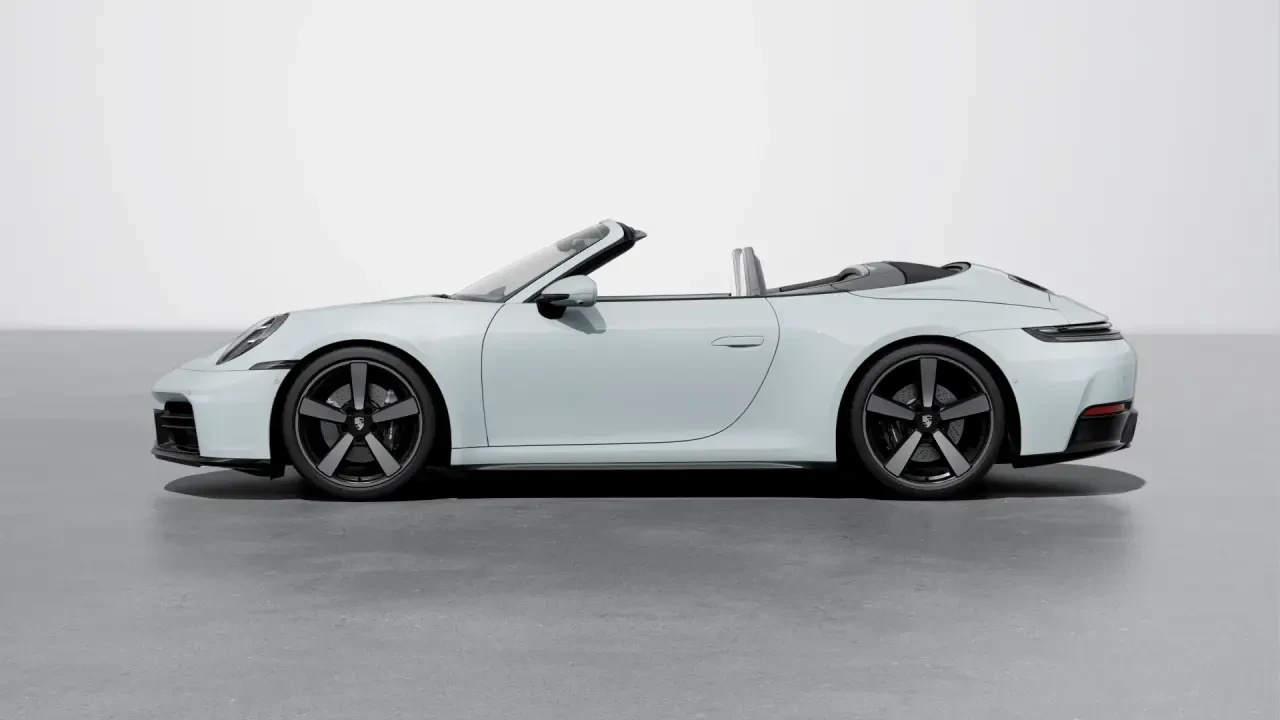2025 Porsche 911 - Image 16 of 30