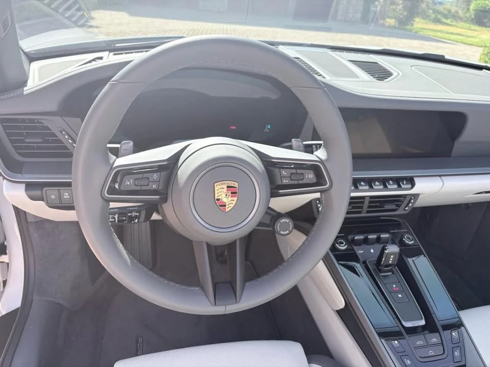 2025 Porsche 992 Carrera - Image 9 of 20
