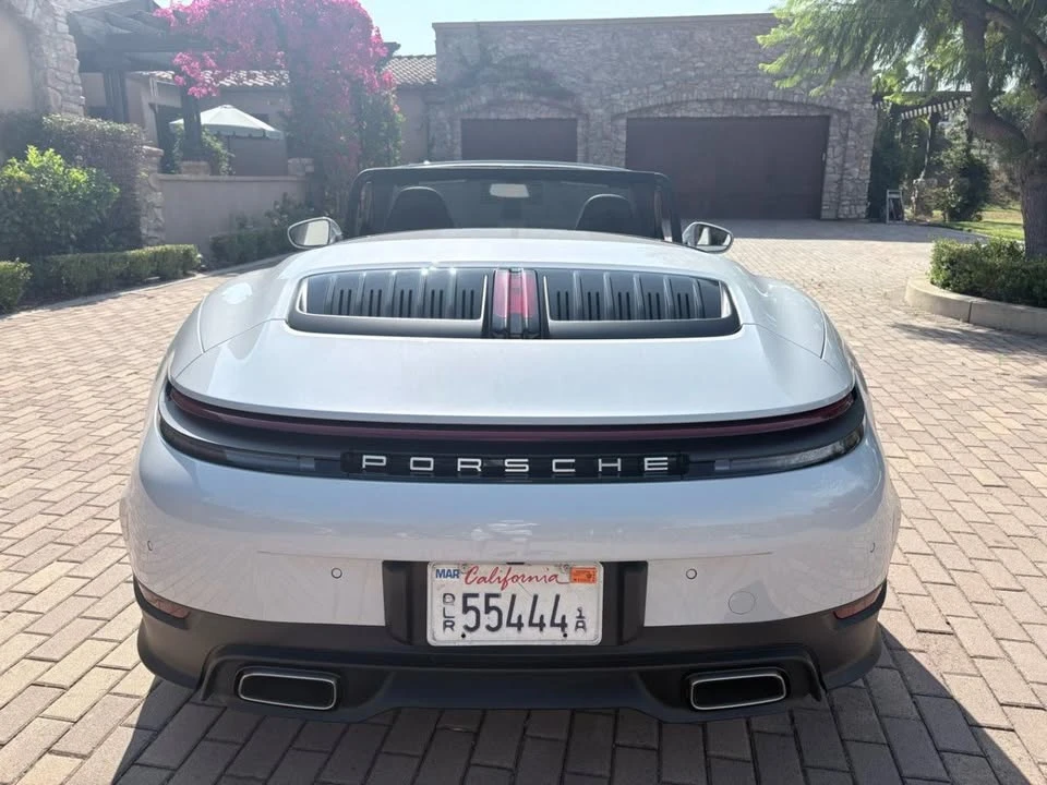 2025 Porsche 992 Carrera - Image 11 of 20