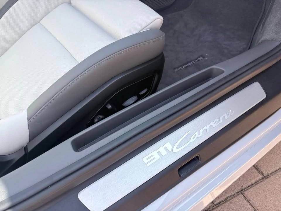 2025 Porsche 992 Carrera - Image 16 of 20