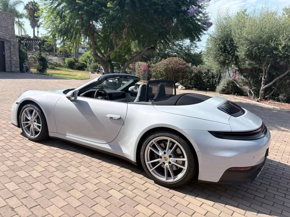 2025 Porsche 992 Carrera - Image 10 of 20