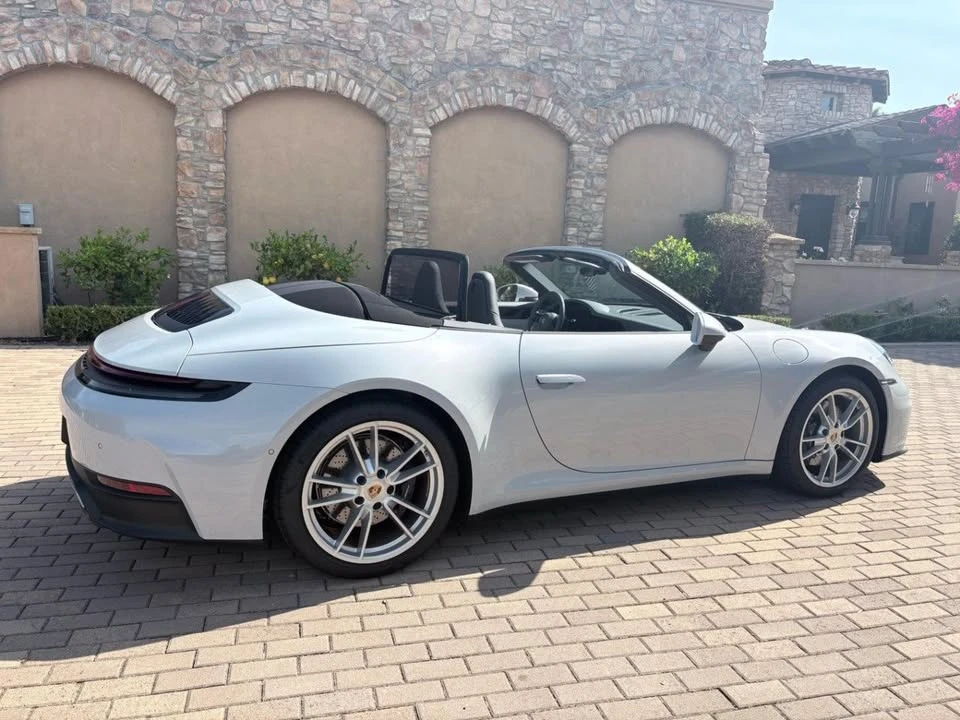2025 Porsche 992 Carrera - Image 13 of 20