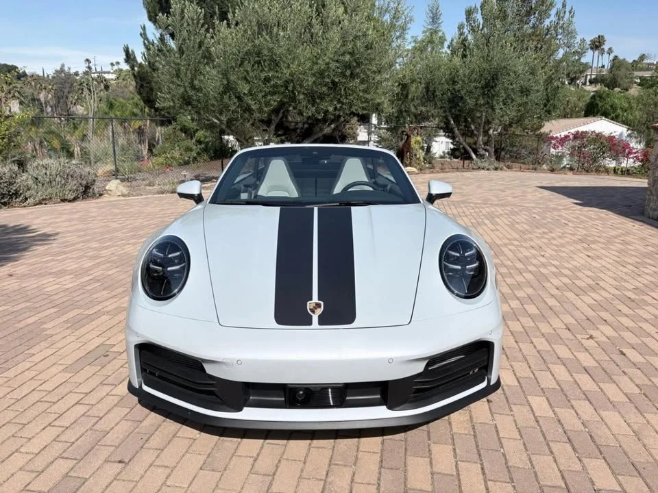 2025 Porsche 992 Carrera - Image 2 of 20
