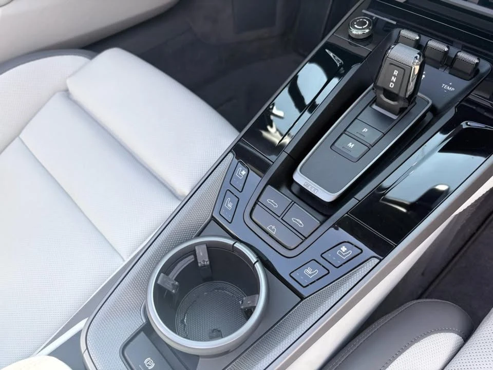 2025 Porsche 992 Carrera - Image 18 of 20