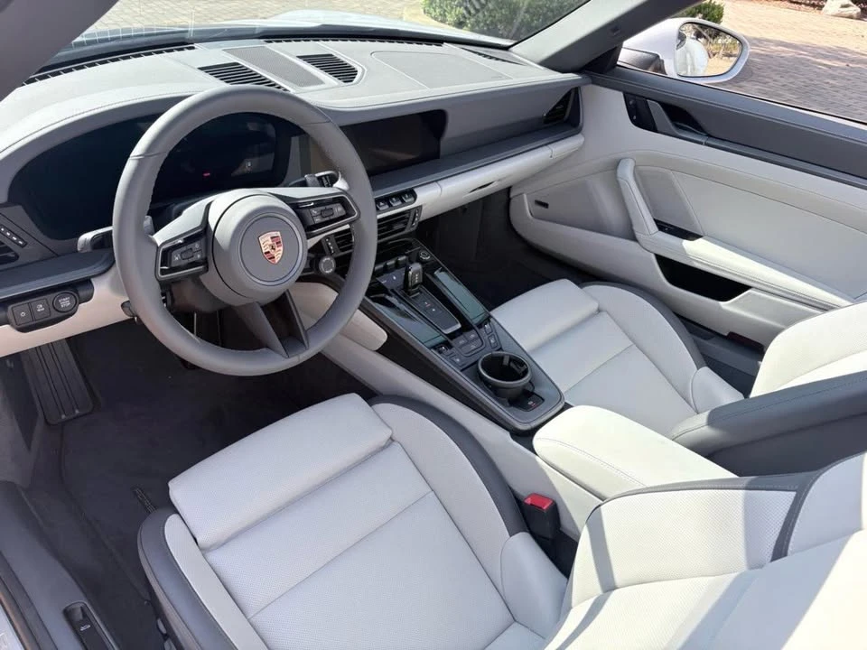 2025 Porsche 992 Carrera - Image 6 of 20