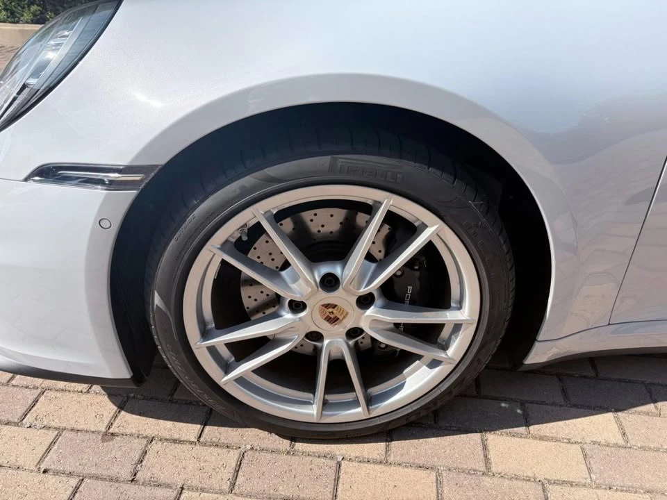 2025 Porsche 992 Carrera - Image 4 of 20