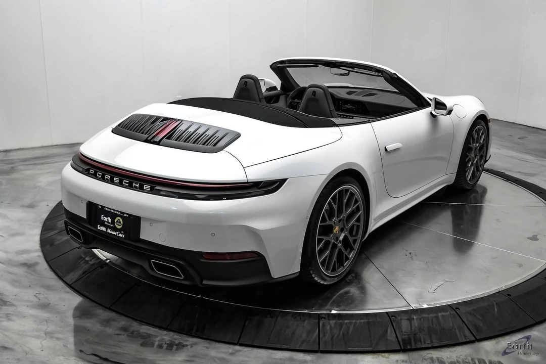 2025 Porsche 992 Carrera - Image 21 of 31