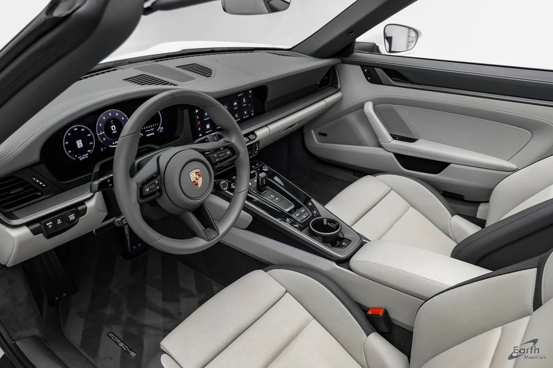 2025 Porsche 992 Carrera - Image 3 of 31