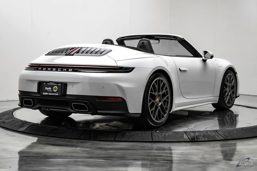 2025 Porsche 992 Carrera - Image 19 of 31