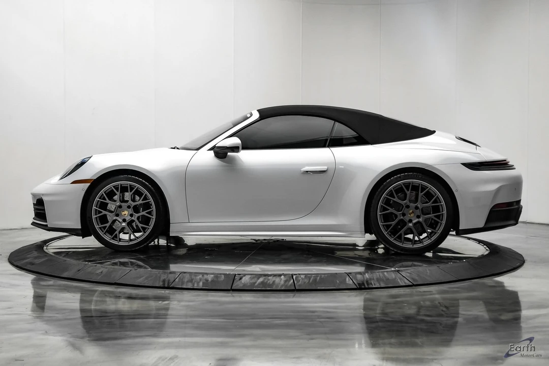 2025 Porsche 992 Carrera - Image 9 of 31