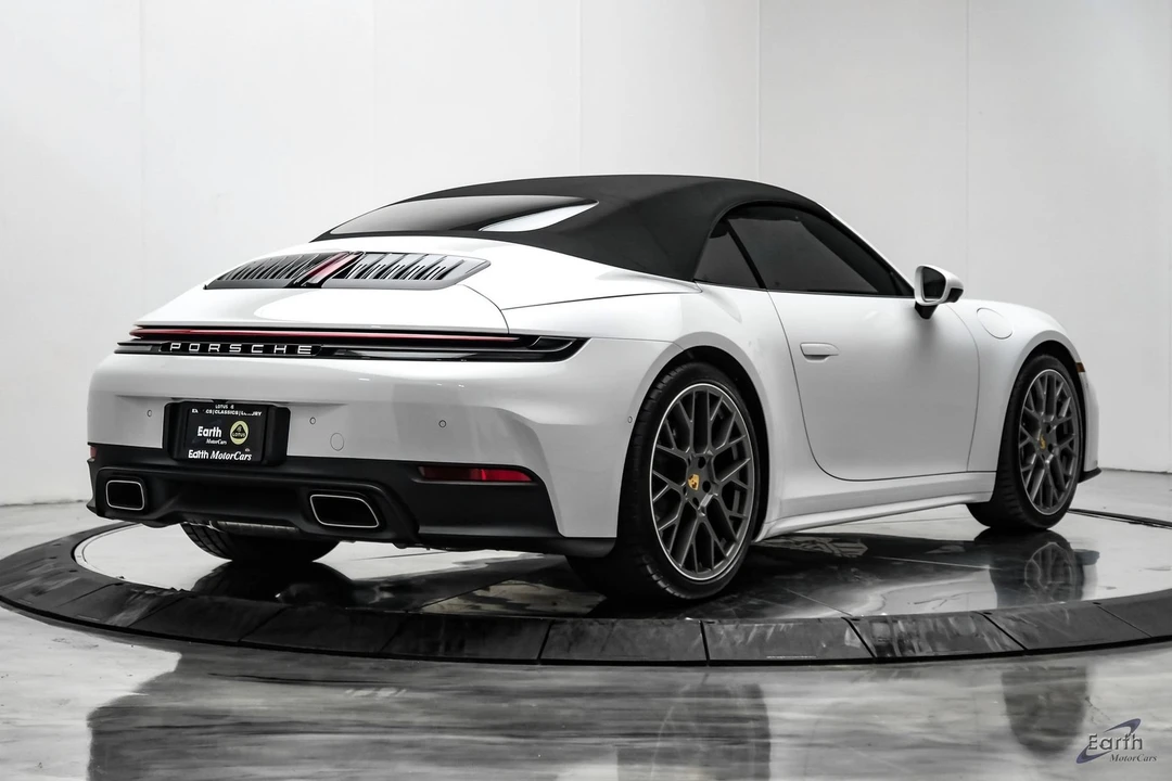 2025 Porsche 992 Carrera - Image 20 of 31