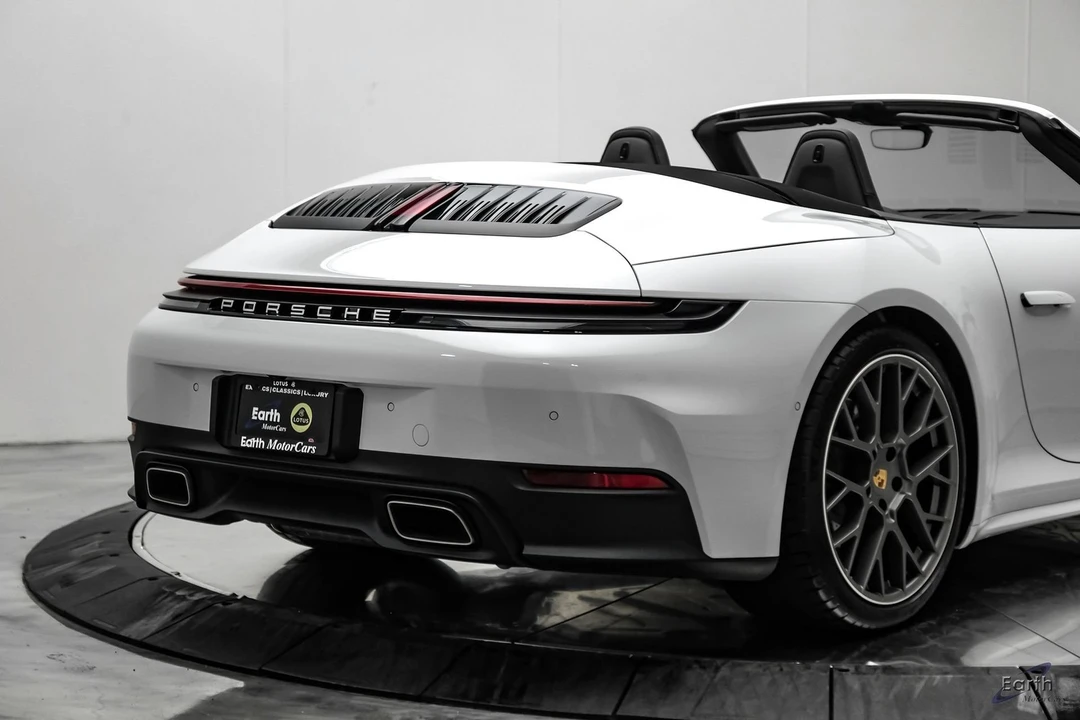 2025 Porsche 992 Carrera - Image 22 of 31