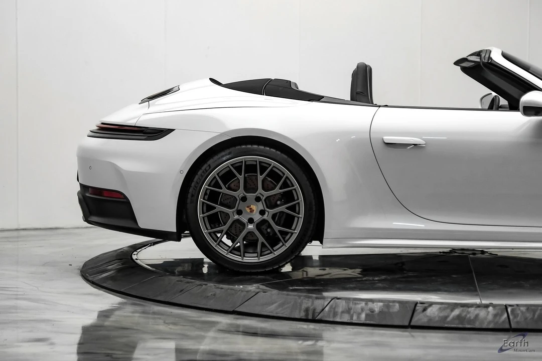 2025 Porsche 992 Carrera - Image 26 of 31