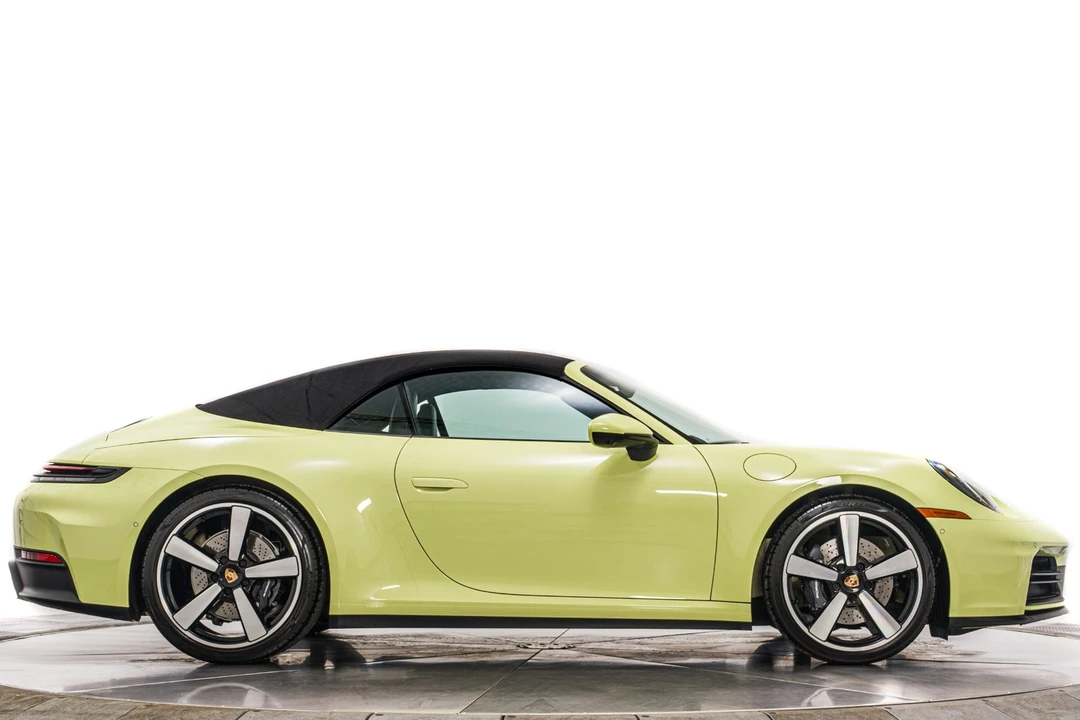 2025 Porsche 992 Carrera - Image 18 of 21