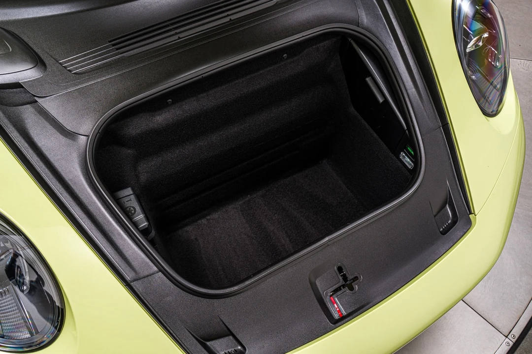 2025 Porsche 992 Carrera - Image 19 of 21