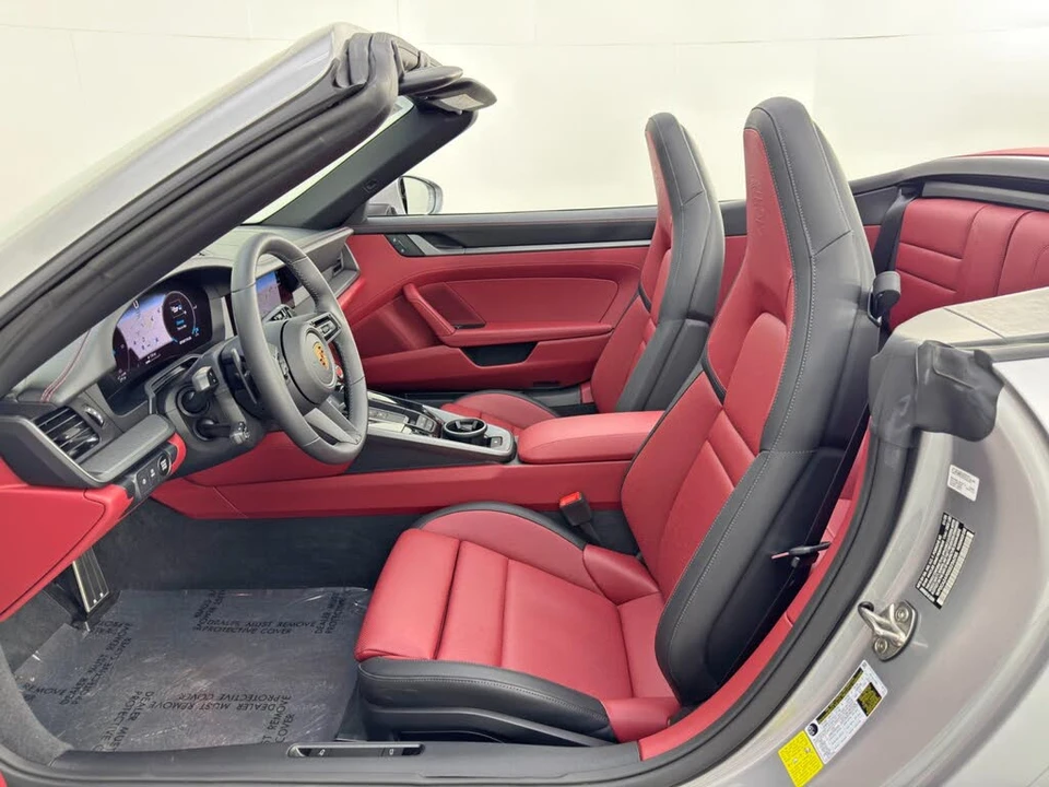 2025 Porsche 992 Carrera - Image 15 of 31