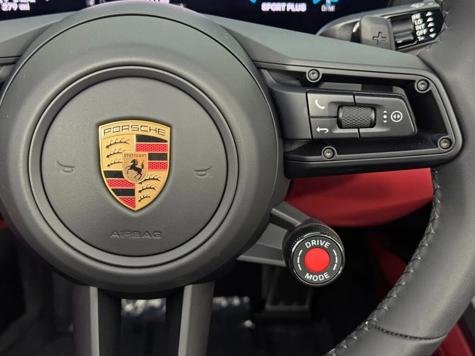 2025 Porsche 992 Carrera - Image 21 of 31