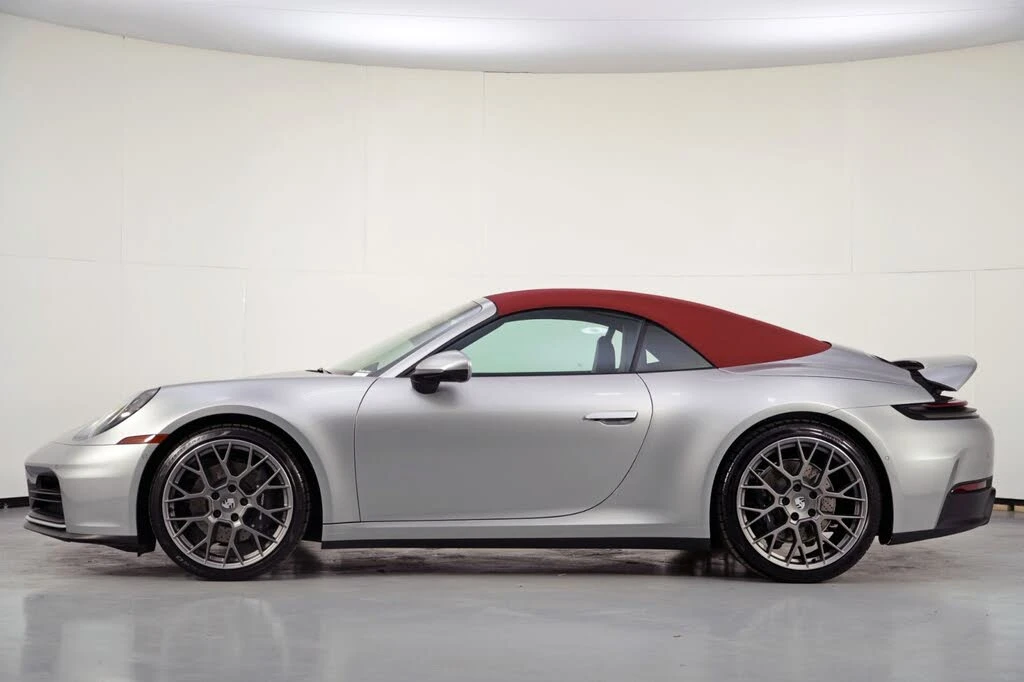 2025 Porsche 992 Carrera - Image 9 of 31
