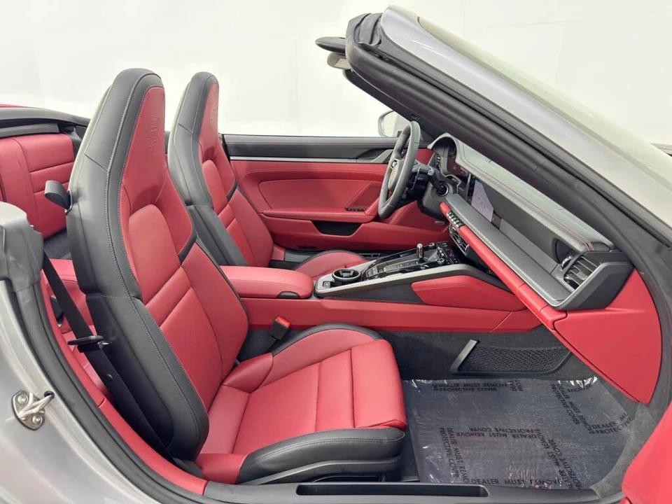 2025 Porsche 992 Carrera - Image 14 of 31