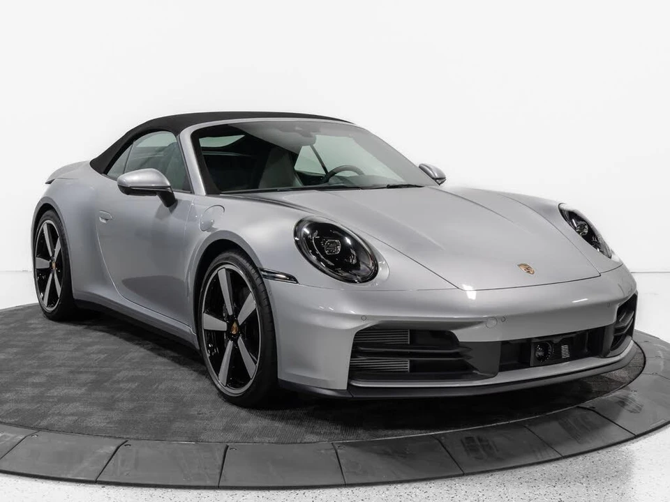2025 Porsche 992 Carrera - Image 26 of 31