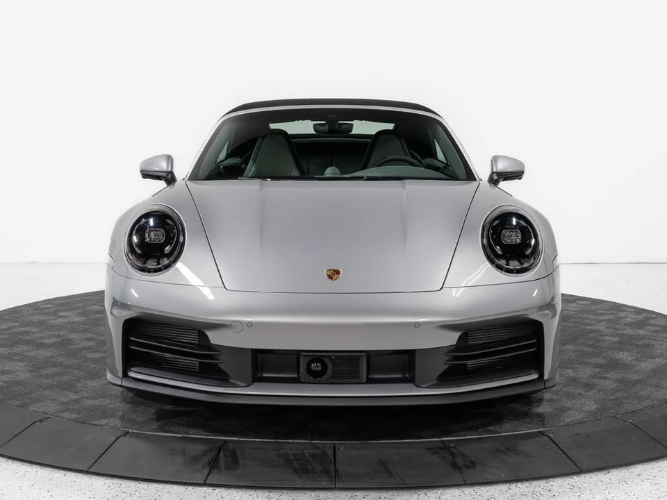 2025 Porsche 992 Carrera - Image 27 of 31