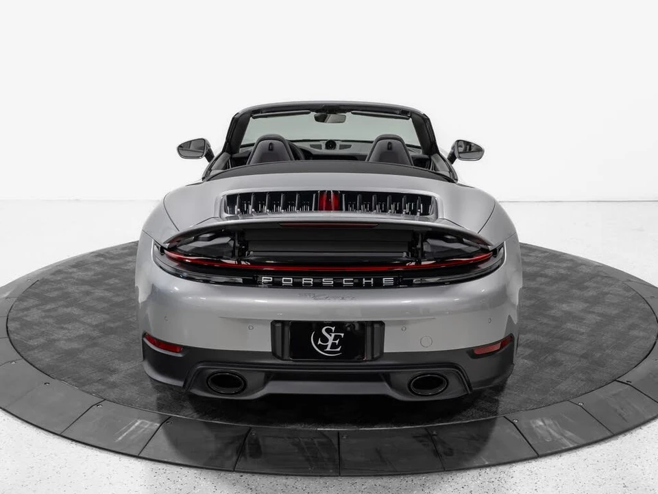 2025 Porsche 992 Carrera - Image 8 of 31