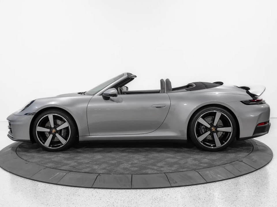 2025 Porsche 992 Carrera - Image 4 of 31