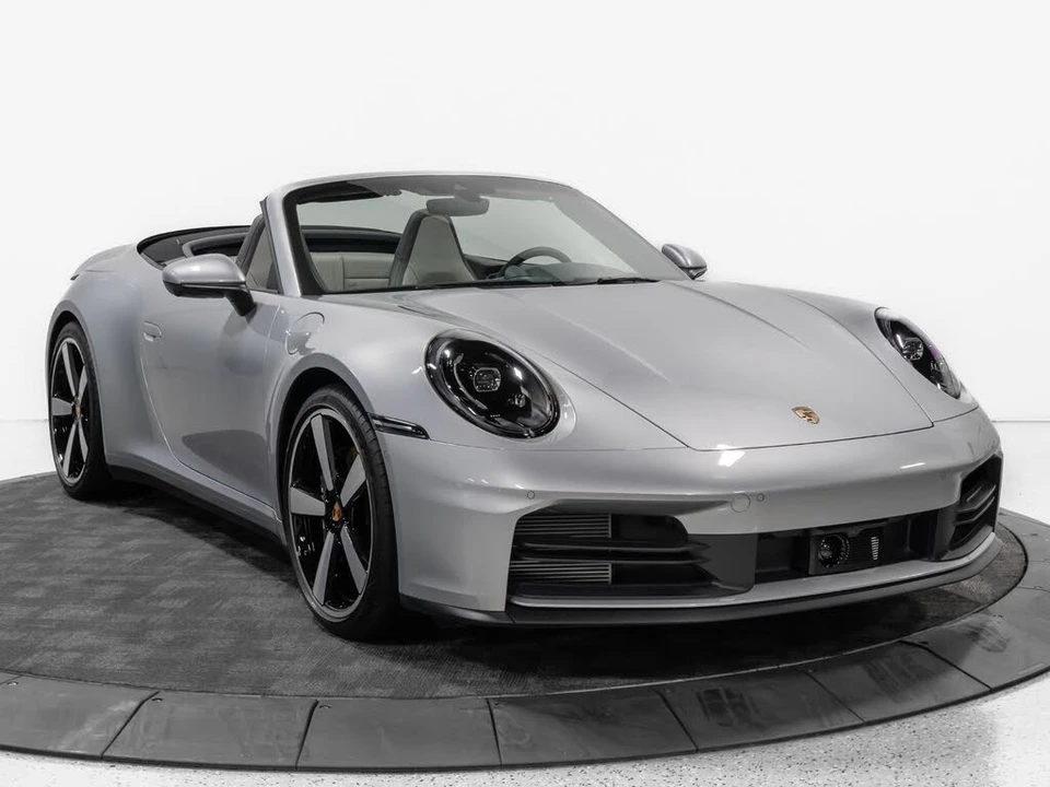 2025 Porsche 992 Carrera - Image 13 of 31
