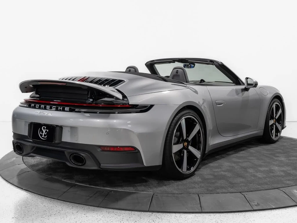 2025 Porsche 992 Carrera - Image 9 of 31
