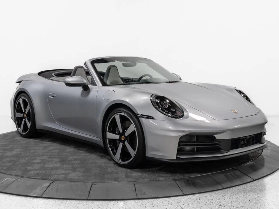 2025 Porsche 992 Carrera - Image 12 of 31