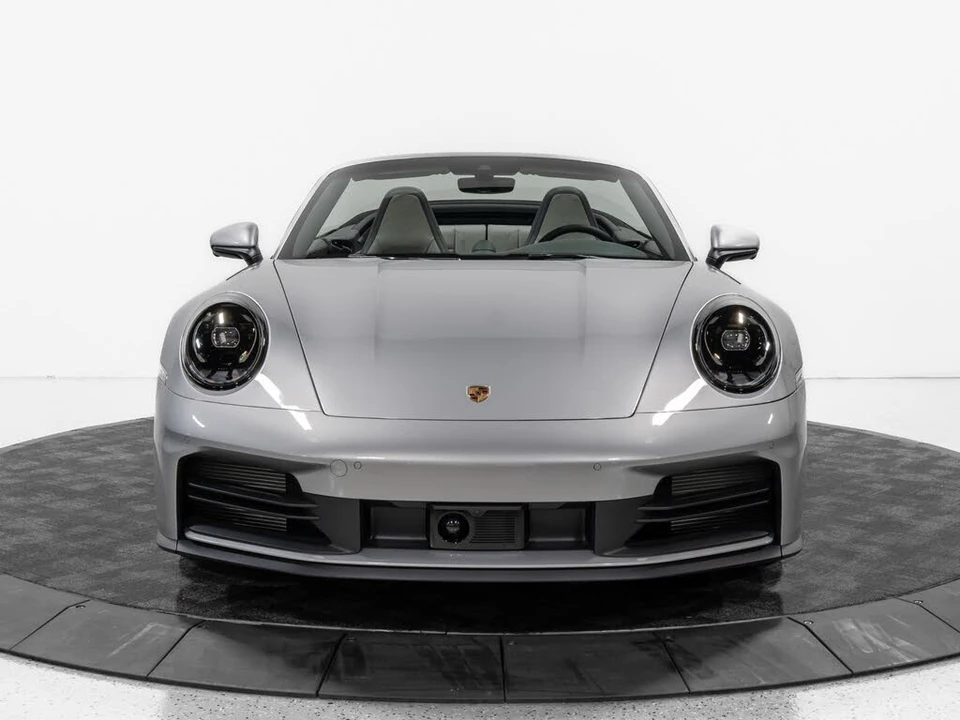 2025 Porsche 992 Carrera - Image 14 of 31
