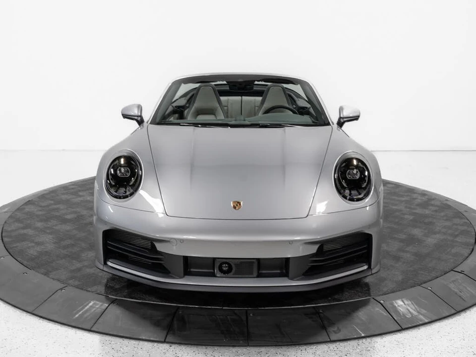 2025 Porsche 992 Carrera - Image 15 of 31