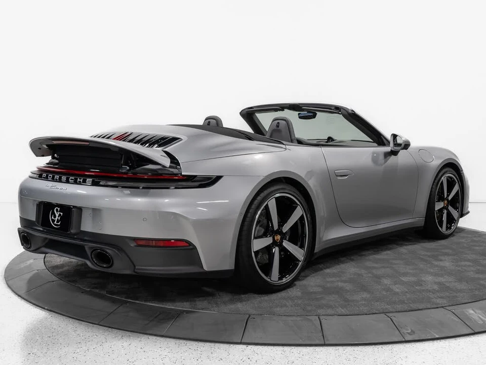 2025 Porsche 992 Carrera - Image 10 of 31