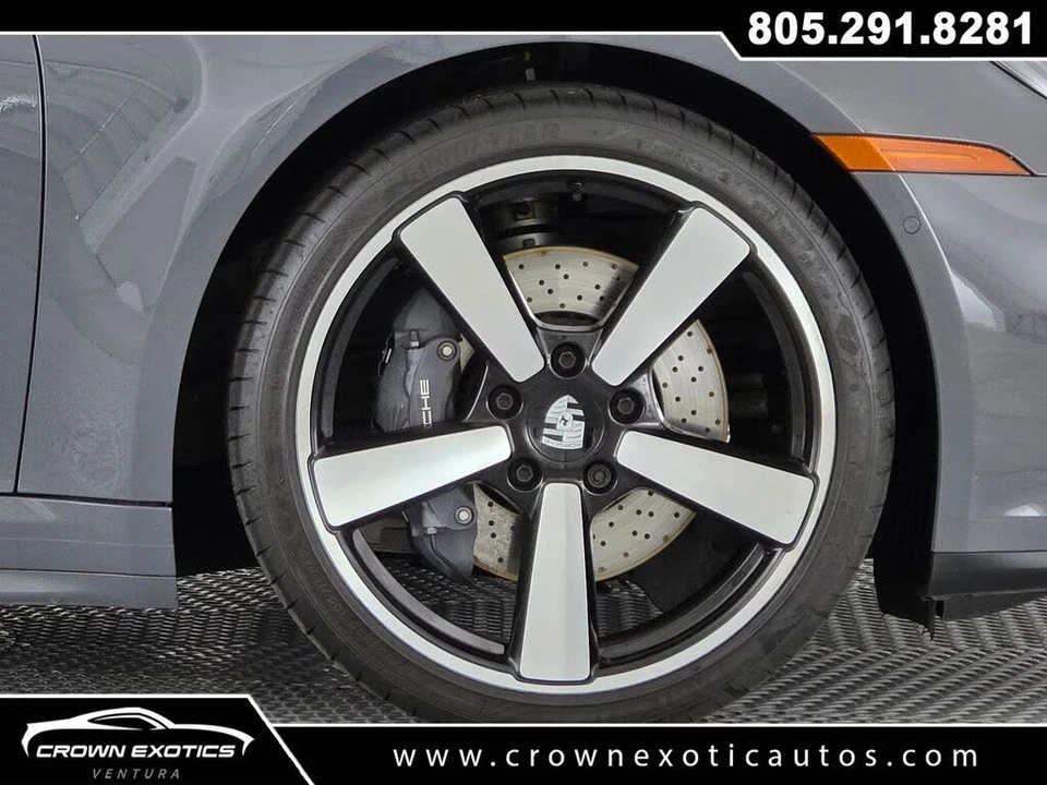 2025 Porsche 992 Carrera - Image 17 of 31