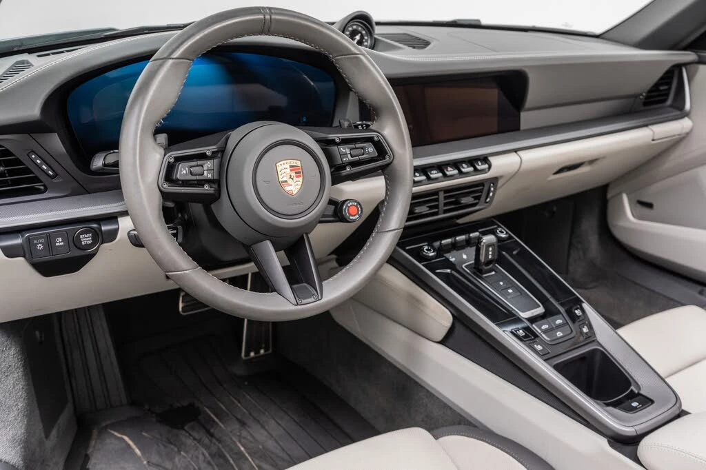 2025 Porsche 992 Carrera - Image 13 of 31