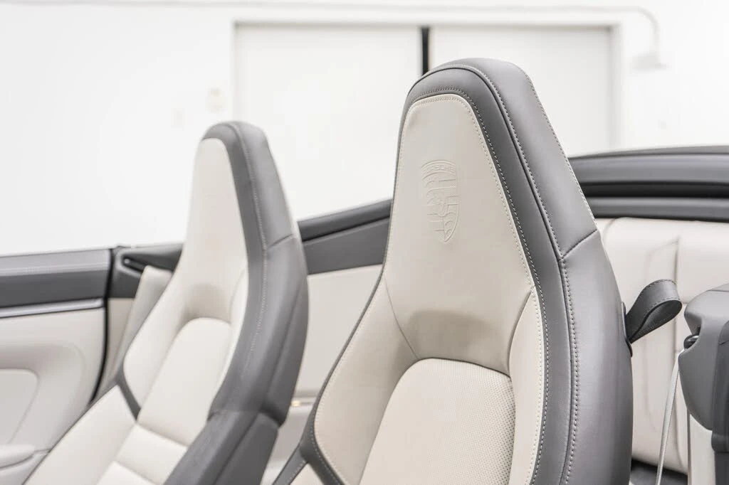 2025 Porsche 992 Carrera - Image 26 of 31