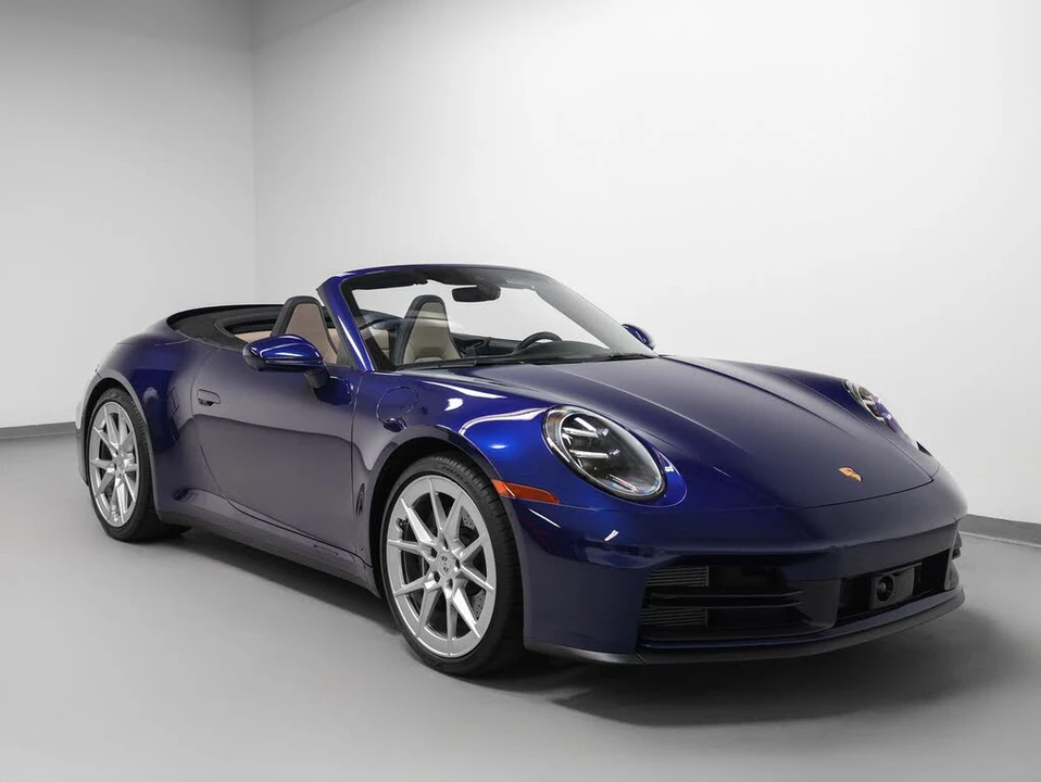 2025 Porsche 992 Carrera - Image 12 of 31