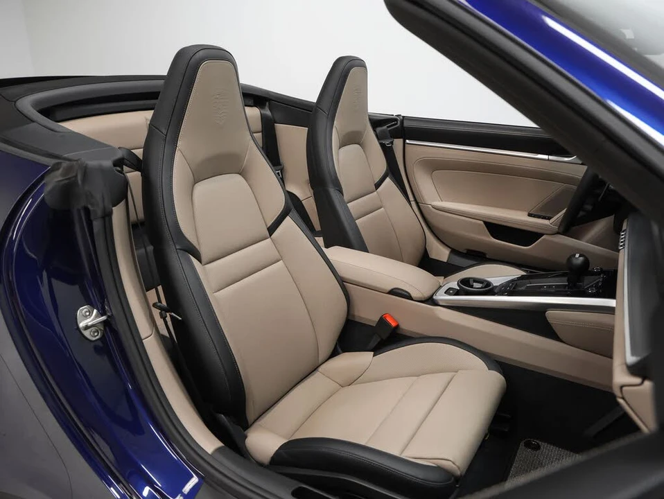 2025 Porsche 992 Carrera - Image 26 of 31