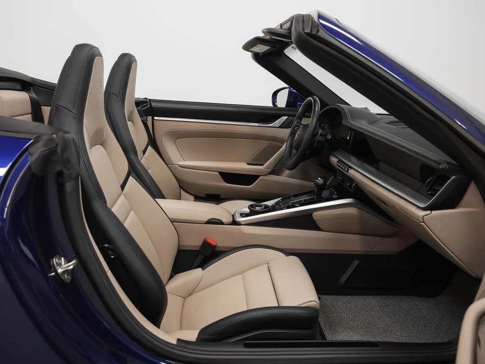 2025 Porsche 992 Carrera - Image 28 of 31