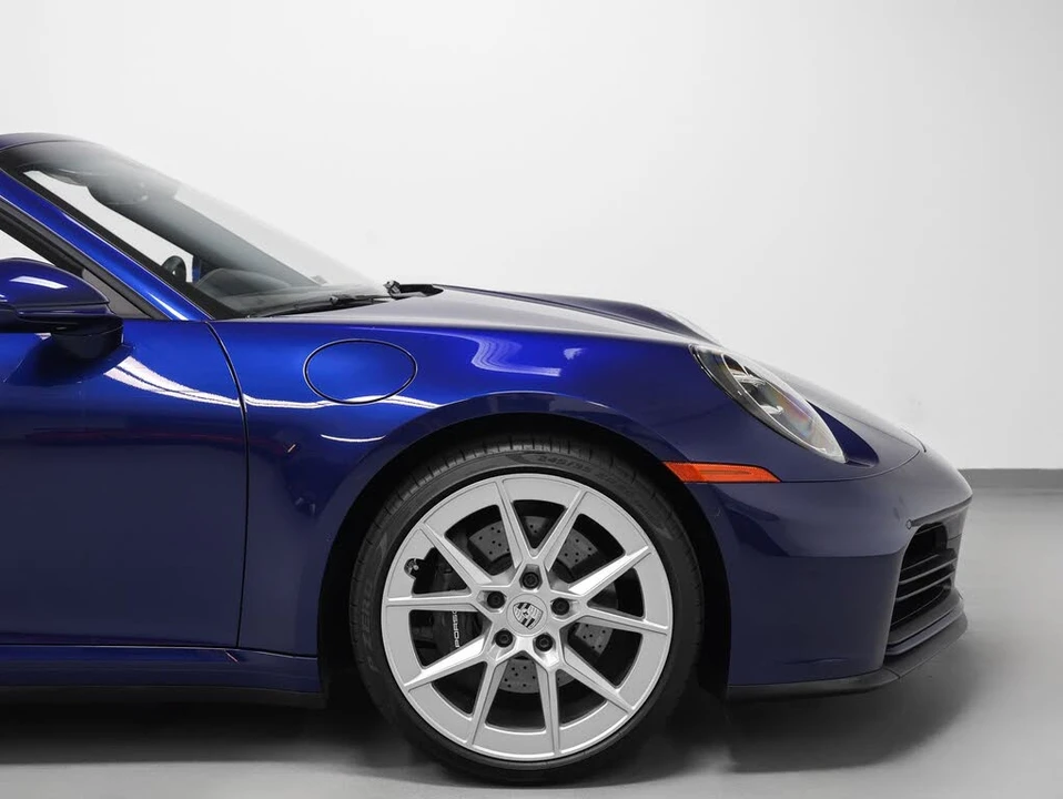 2025 Porsche 992 Carrera - Image 18 of 31