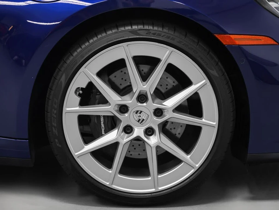2025 Porsche 992 Carrera - Image 19 of 31