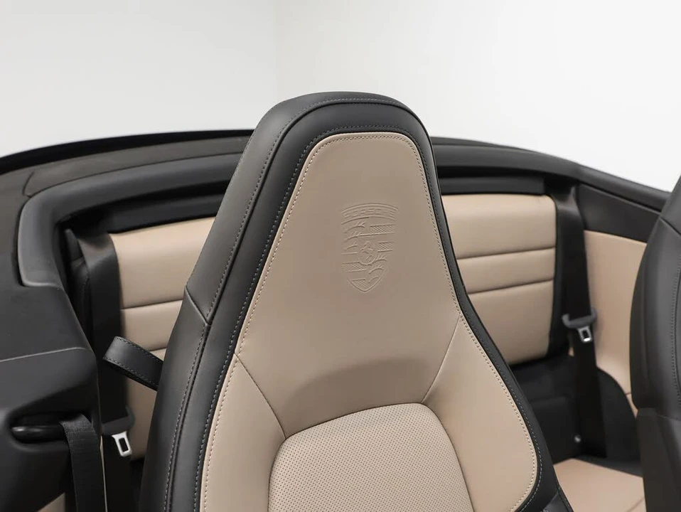 2025 Porsche 992 Carrera - Image 27 of 31