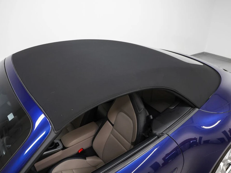 2025 Porsche 992 Carrera - Image 9 of 31